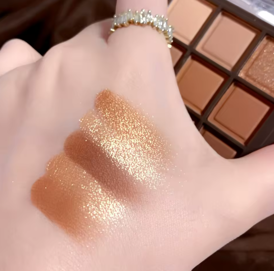 Moca 9 Shades Eye Shadow Makeup Compact